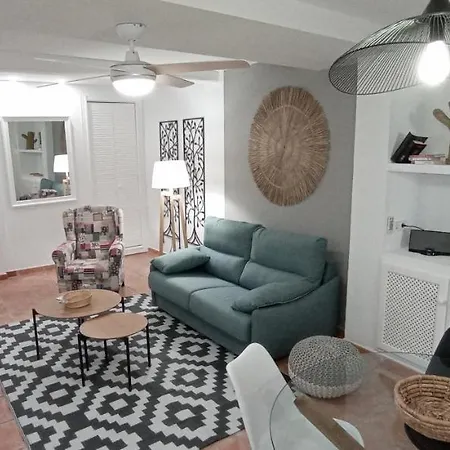 Apartamento Neptuno, Comodo, Mediterraneo, Centro Historico, Reformado Recientemente Y Cercano A La Playa *