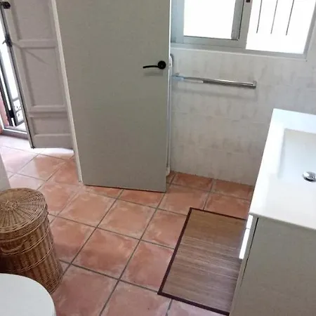Apartamento Neptuno, Comodo, Mediterraneo, Centro Historico, Reformado Recientemente Y Cercano A La Playa *