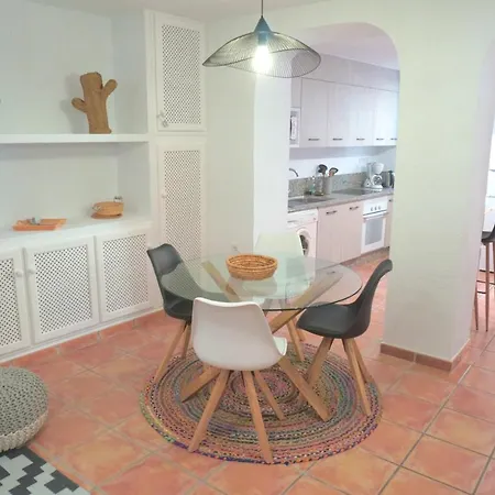 Apartamento Neptuno, Comodo, Mediterraneo, Centro Historico, Reformado Recientemente Y Cercano A La Playa